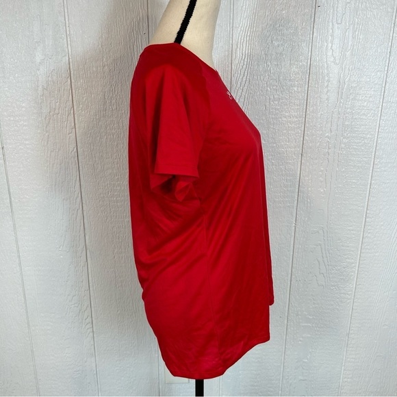 NEW Under Armour Red Heat Gear Loose Fit Top Medium - Picture 4 of 12
